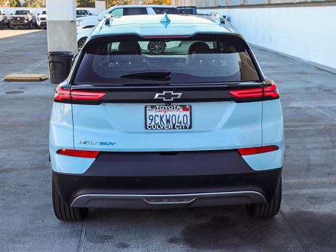 Used 2022 Chevrolet Bolt EUV Premier w/ Sun & Sound Package image 8