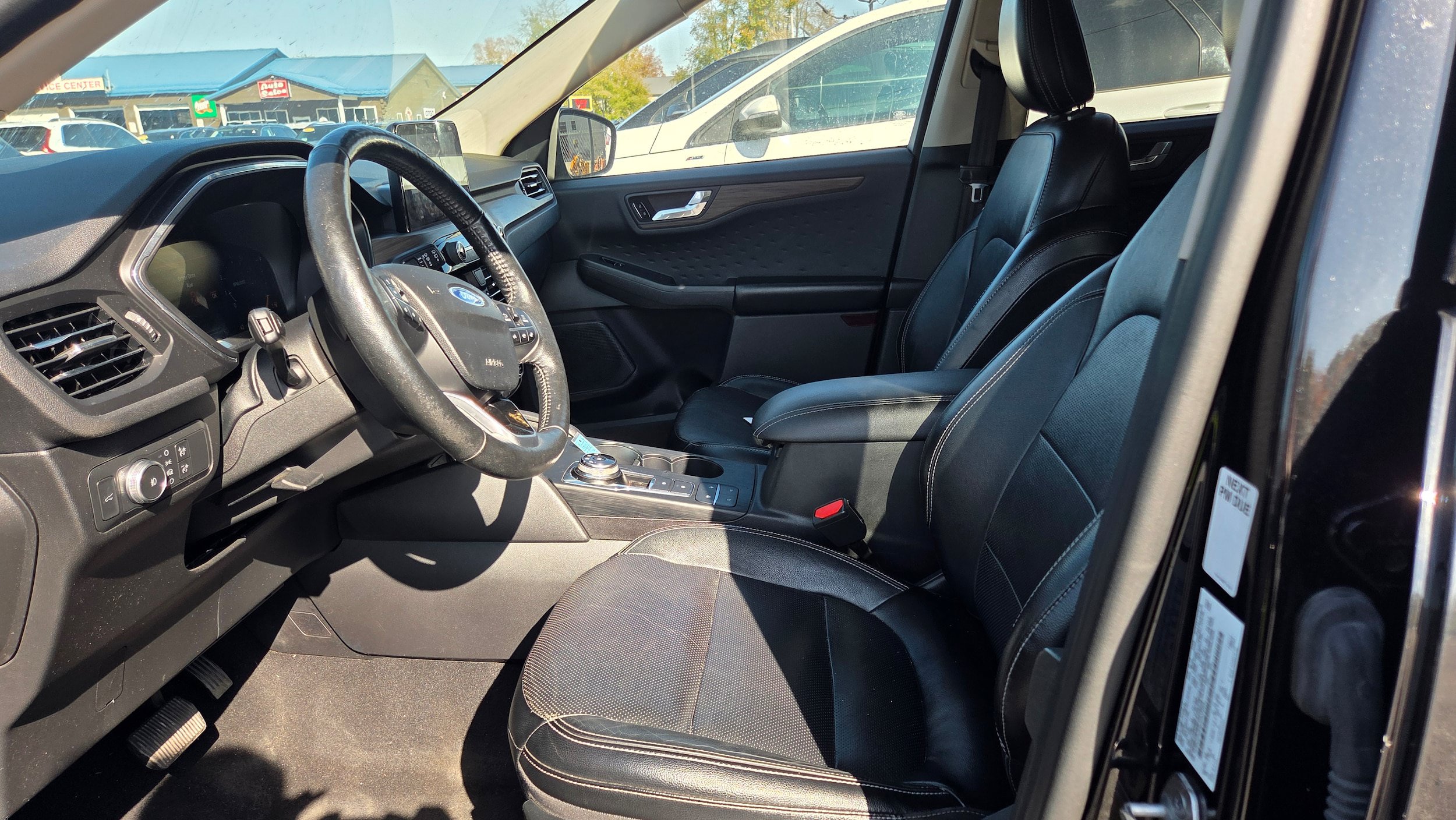 Used 2020 Ford Escape Titanium AWD/4WD image 13