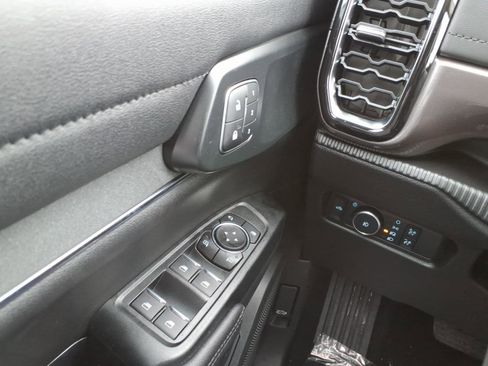 New 2025 Ford Ranger Lariat w/ Black Appearance Package image 12