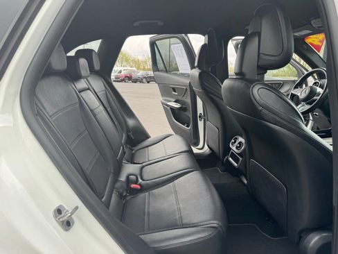 Used 2024 Mercedes-Benz GLC 300 4MATIC image 33