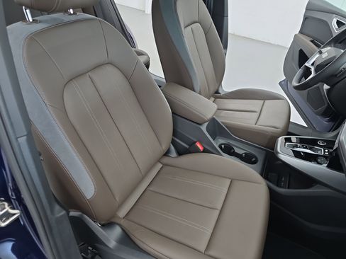 Used 2025 Audi Q4 e-tron Premium w/ Convenience Package AWD/4WD image 10