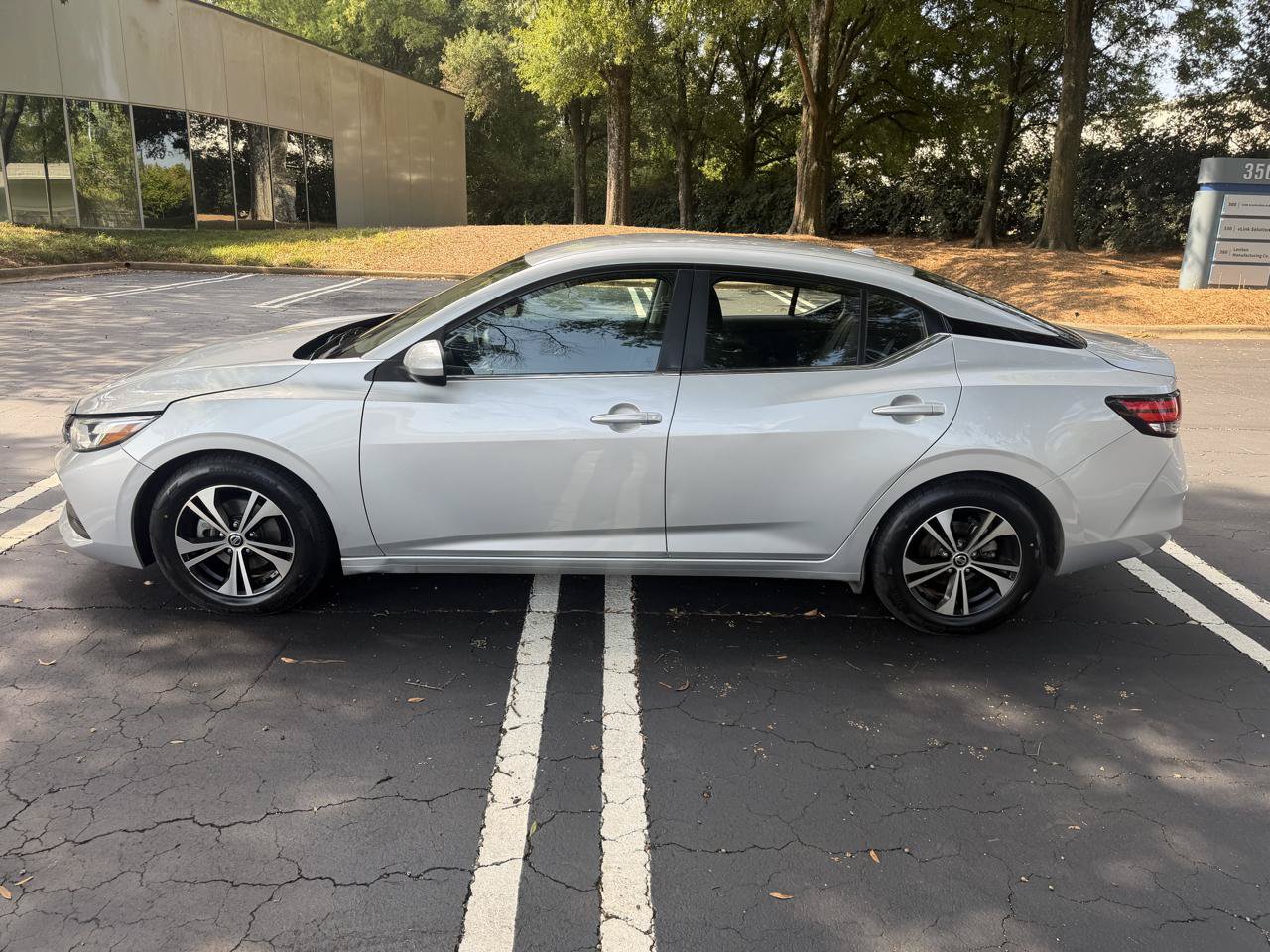 Used 2023 Nissan Sentra SV FWD image 8
