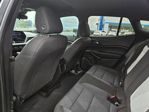 Used 2024 Chevrolet Trax RS w/ Driver Confidence Package FWD image 28