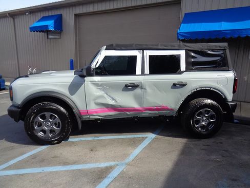 Used 2022 Ford Bronco Big Bend AWD/4WD image 2