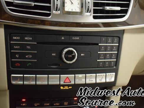 Used 2016 Mercedes-Benz E 400 4MATIC Sedan image 21