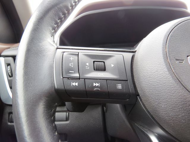 Used 2023 Nissan Rogue SV w/ SV Premium B Package FWD image 17