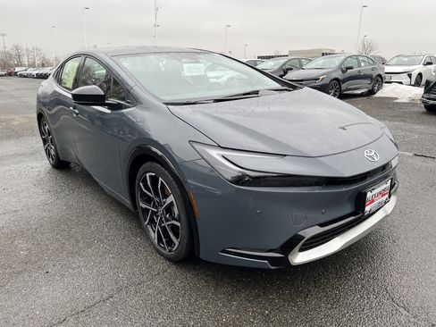 New 2026 Toyota Prius Plug-In Hybrid image 3