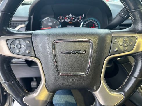 Used 2018 GMC Yukon XL Denali w/ Denali Ultimate Package AWD/4WD image 22