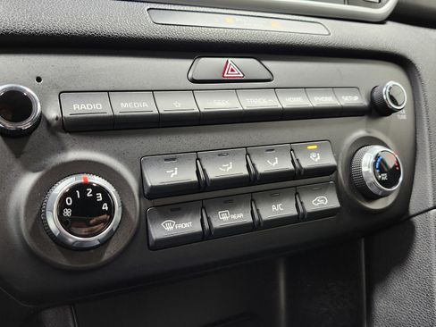 Used 2021 Kia Sportage LX image 28