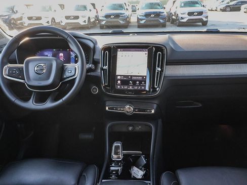 Used 2023 Volvo XC40 B5 Ultimate w/ Protection Package Premier AWD/4WD image 21