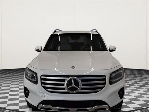 Used 2025 Mercedes-Benz GLB 250 4MATIC w/ Winter Package image 3