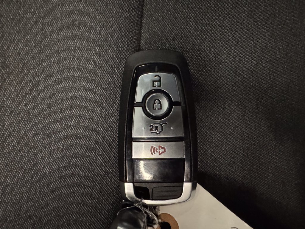 Used 2025 Ford Explorer Active AWD/4WD image 17