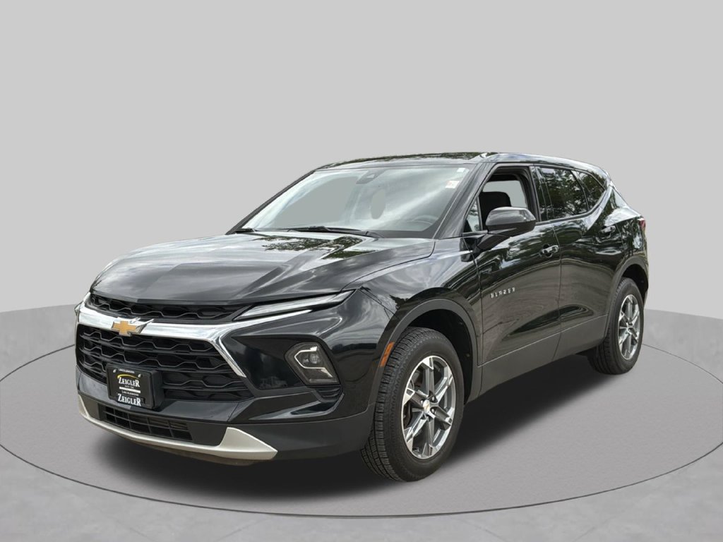 Used 2023 Chevrolet Blazer LT w/ Driver Confidence Package AWD/4WD image 2