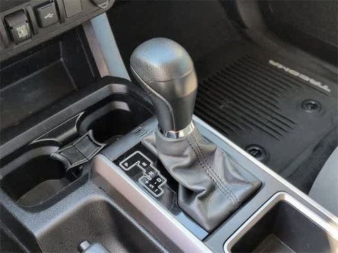 Used 2020 Toyota Tacoma SR5 image 32