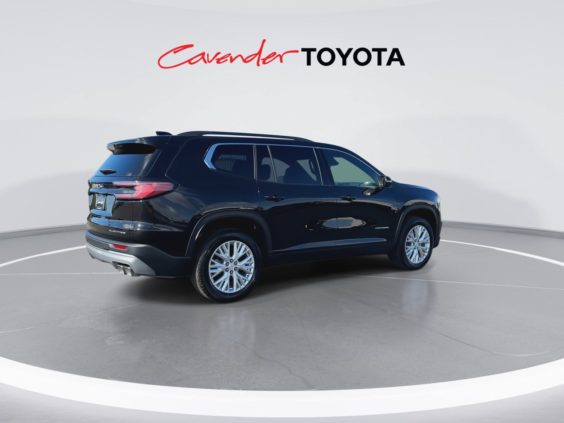 Used 2026 GMC Acadia Elevation w/ Elevation Premium Package FWD image 8