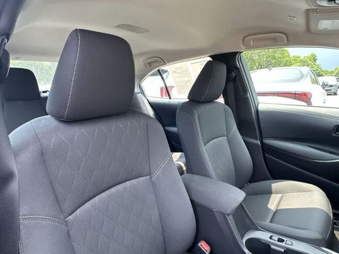 Used 2025 Toyota Corolla LE FWD image 27