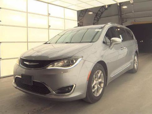 Used 2017 Chrysler Pacifica Limited w/ UConnect Theater Package image 21
