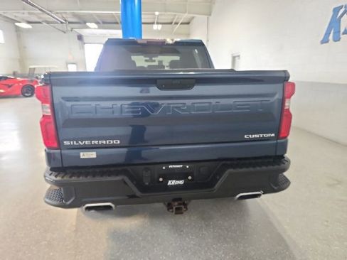 Used 2019 Chevrolet Silverado 1500 Custom Trail Boss w/ Custom Convenience Package AWD/4WD image 4