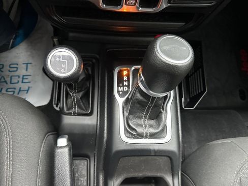 Used 2023 Jeep Gladiator Overland image 26