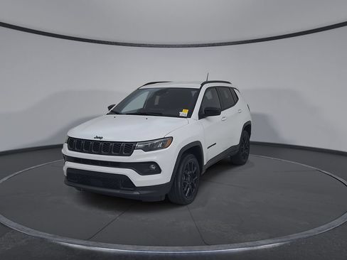 Certified 2025 Jeep Compass Latitude w/ Convenience Group AWD/4WD image 6