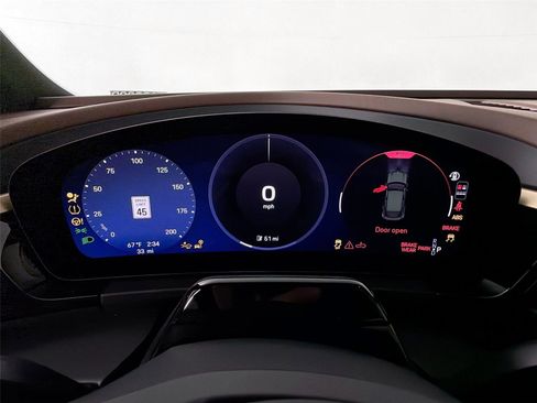 Certified 2026 Porsche Macan Electric RWD image 19