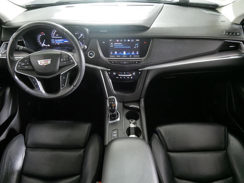 Used 2017 Cadillac XT5 Luxury image 10
