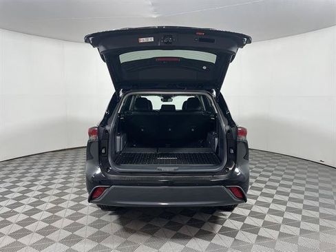 New 2026 Toyota Highlander Limited AWD/4WD image 19