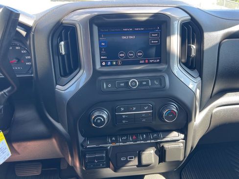 Used 2021 Chevrolet Silverado 1500 Custom image 5