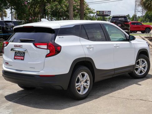Used 2024 GMC Terrain SLE AWD/4WD image 2