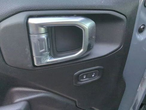 Certified 2025 Jeep Wrangler Sport AWD/4WD image 12
