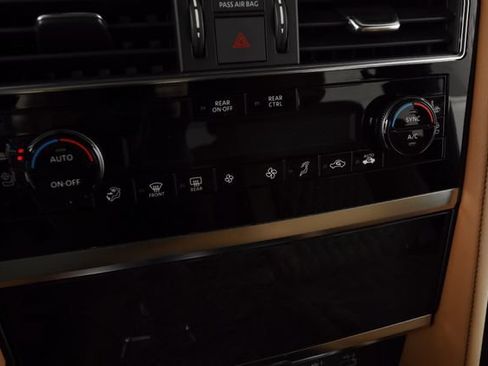 Used 2024 INFINITI QX80 Sensory AWD/4WD image 28