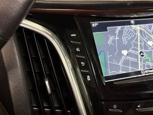 Used 2018 Cadillac Escalade Luxury image 32