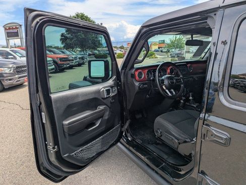 Used 2018 Jeep Wrangler Unlimited Rubicon AWD/4WD image 8