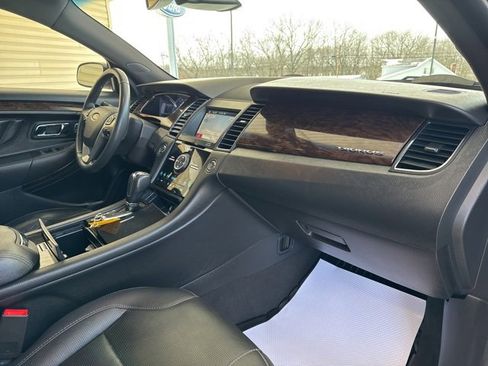 Used 2019 Ford Taurus Limited image 26