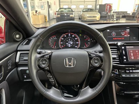 Used 2017 Honda Accord EX-L image 18