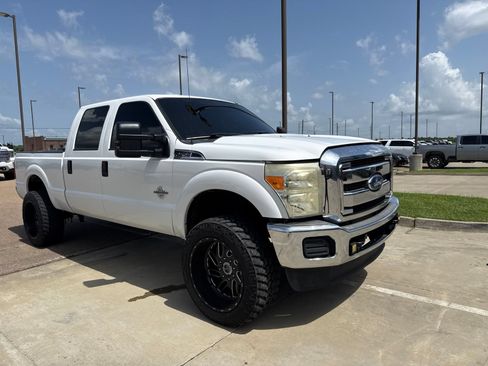Used 2014 Ford F250 XLT AWD/4WD image 3
