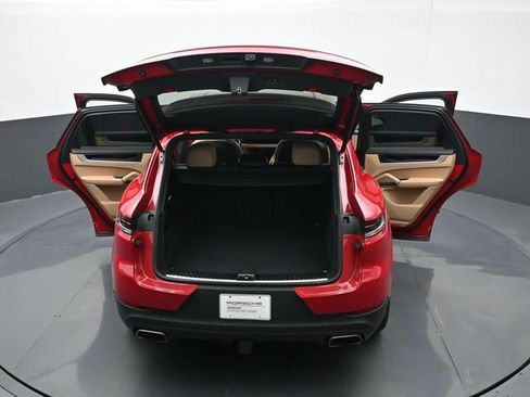 Certified 2024 Porsche Cayenne AWD/4WD image 27