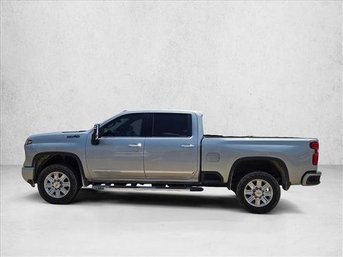 Used 2024 Chevrolet Silverado 2500 High Country w/ High Country Premium Package AWD/4WD image 8
