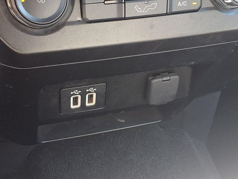Used 2019 Ford F150 XLT AWD/4WD image 11