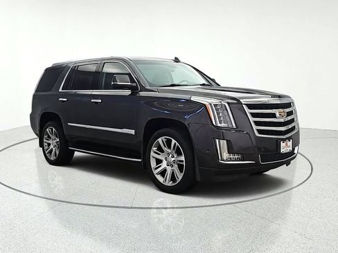 Used 2018 Cadillac Escalade Luxury AWD/4WD image 8