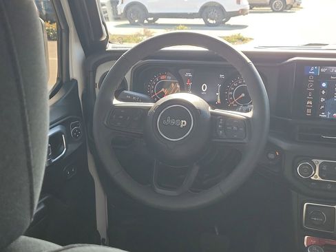 Used 2024 Jeep Wrangler Willys image 16