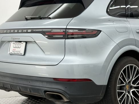 Used 2022 Porsche Cayenne AWD/4WD image 27