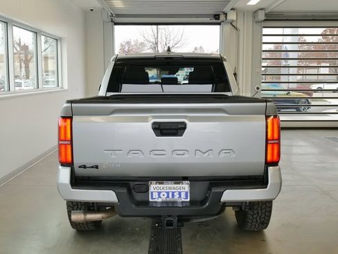 Used 2024 Toyota Tacoma TRD Off-Road image 5