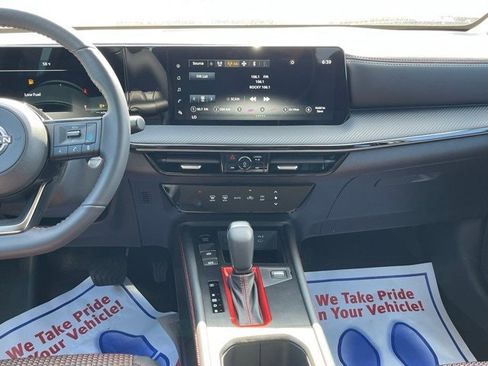 New 2025 Nissan Kicks SR image 23