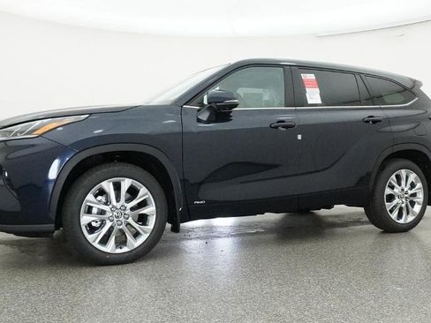 New 2026 Toyota Highlander Limited AWD/4WD image 4