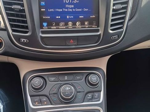 Used 2016 Chrysler 200 C image 20