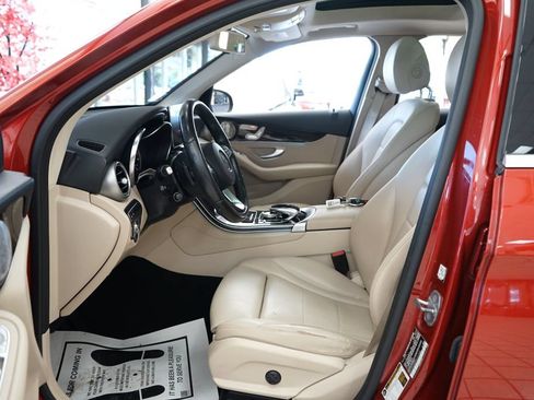 Used 2017 Mercedes-Benz GLC 300 4MATIC image 24
