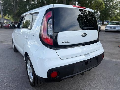 Used 2018 Kia Soul w/ Convenience Package FWD image 6
