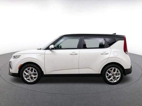 Used 2025 Kia Soul LX w/ LX Technology Package FWD image 4