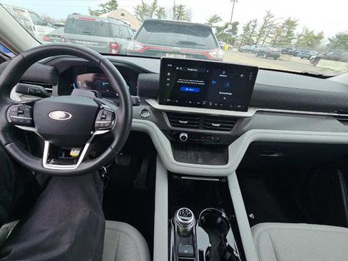 Used 2025 Ford Explorer Platinum w/ Ultimate Package image 11